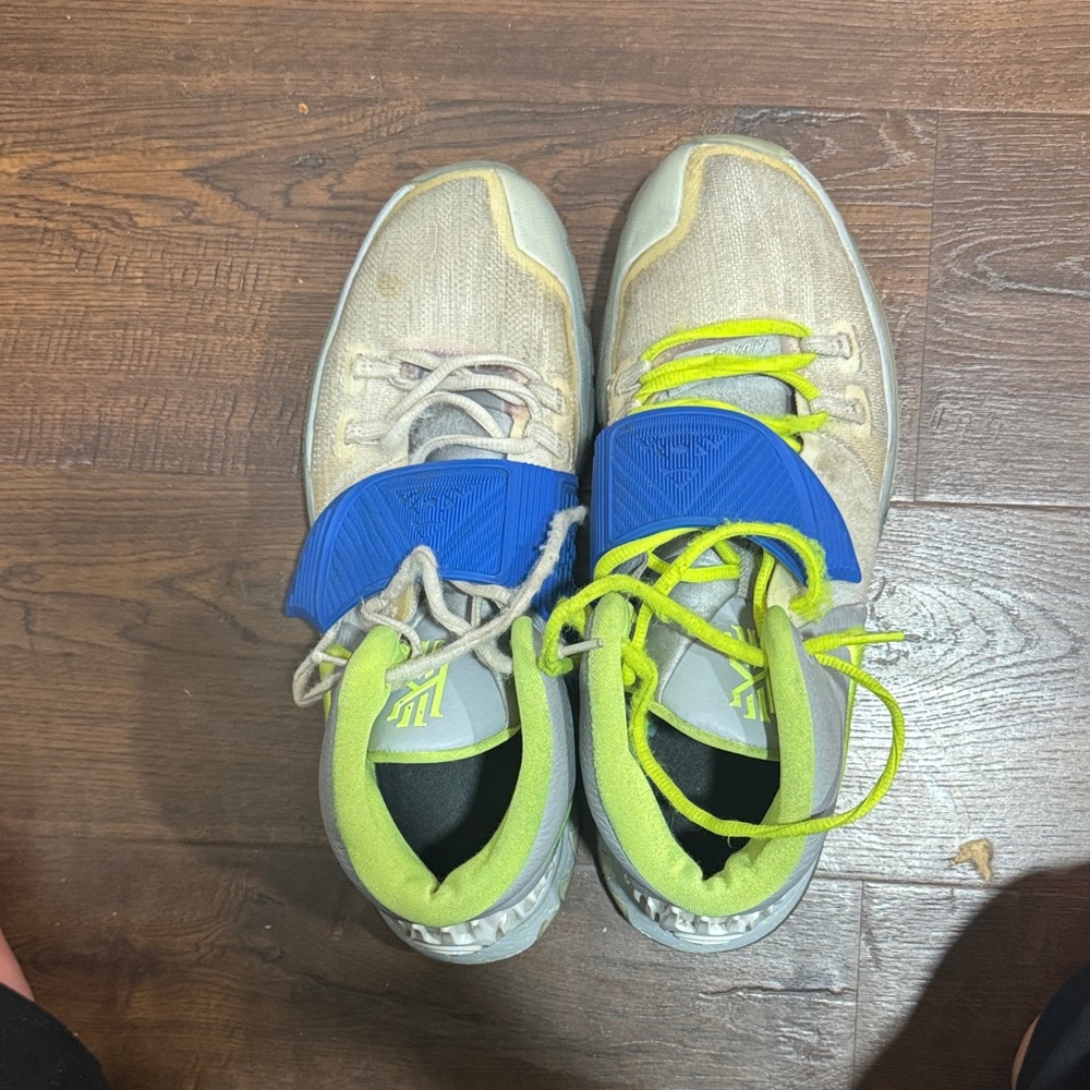 Kyrie 6 Heavily Worn